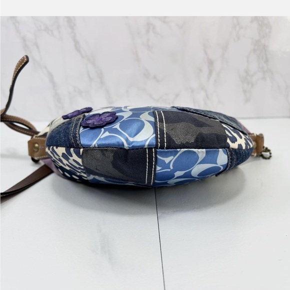 EUC c coach signature DENIM swing back bag - Picture 2 of 8